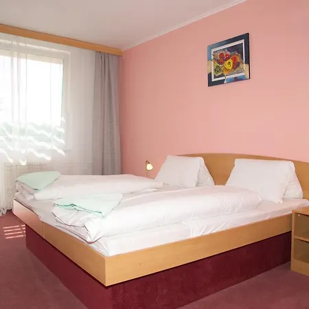 Riviera Nová Role