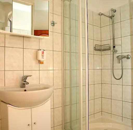 Riviera Hotel Nová Role