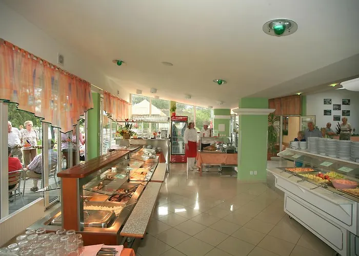 Hotel Riviera Nová Role